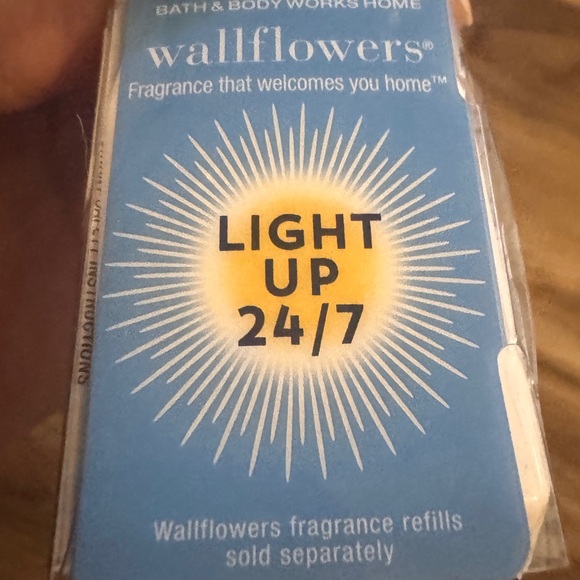 Bath & Body Works Wallflower Diffuser Succulent Skull New - Picture 4 of 4